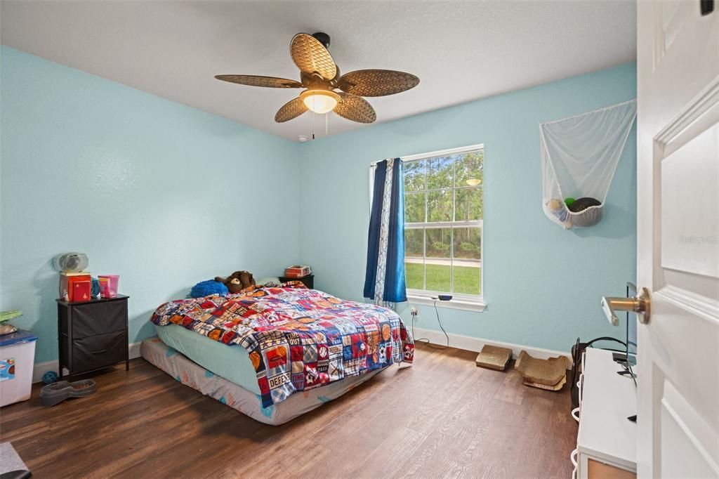 For Sale: $385,000 (4 beds, 2 baths, 1759 Square Feet)