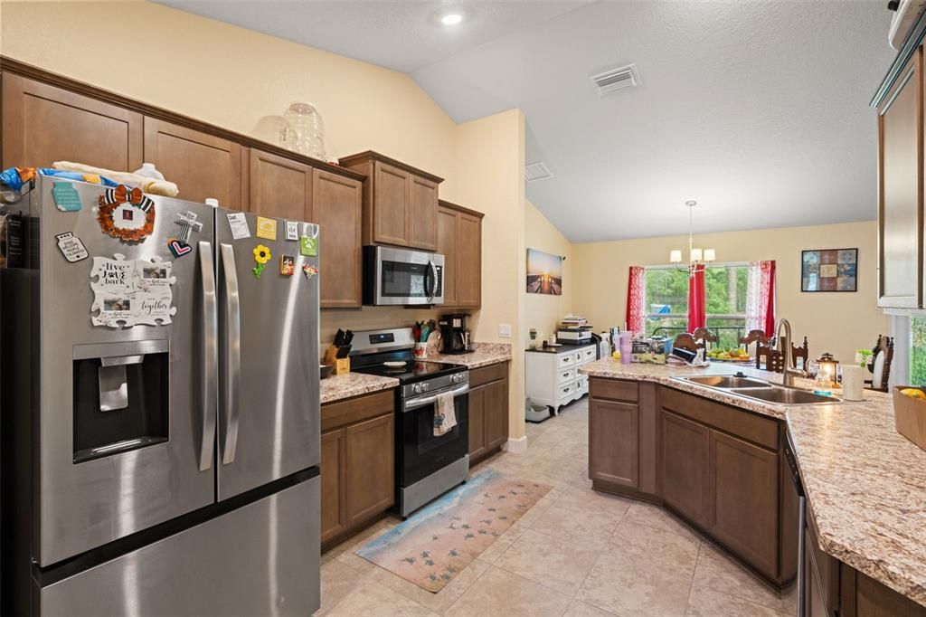 For Sale: $385,000 (4 beds, 2 baths, 1759 Square Feet)