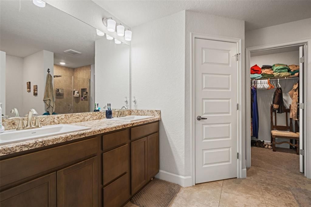 For Sale: $385,000 (4 beds, 2 baths, 1759 Square Feet)