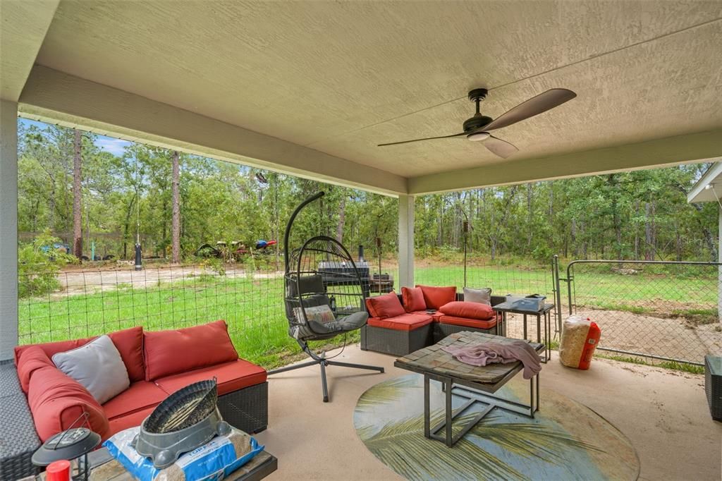 For Sale: $385,000 (4 beds, 2 baths, 1759 Square Feet)