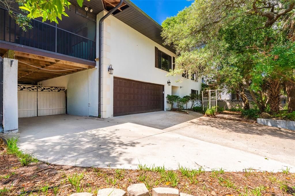 For Sale: $699,000 (4 beds, 4 baths, 2824 Square Feet)