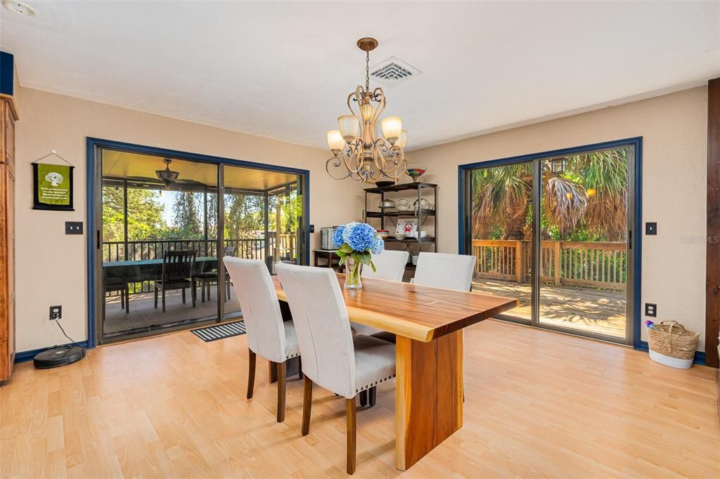 For Sale: $699,000 (4 beds, 4 baths, 2824 Square Feet)