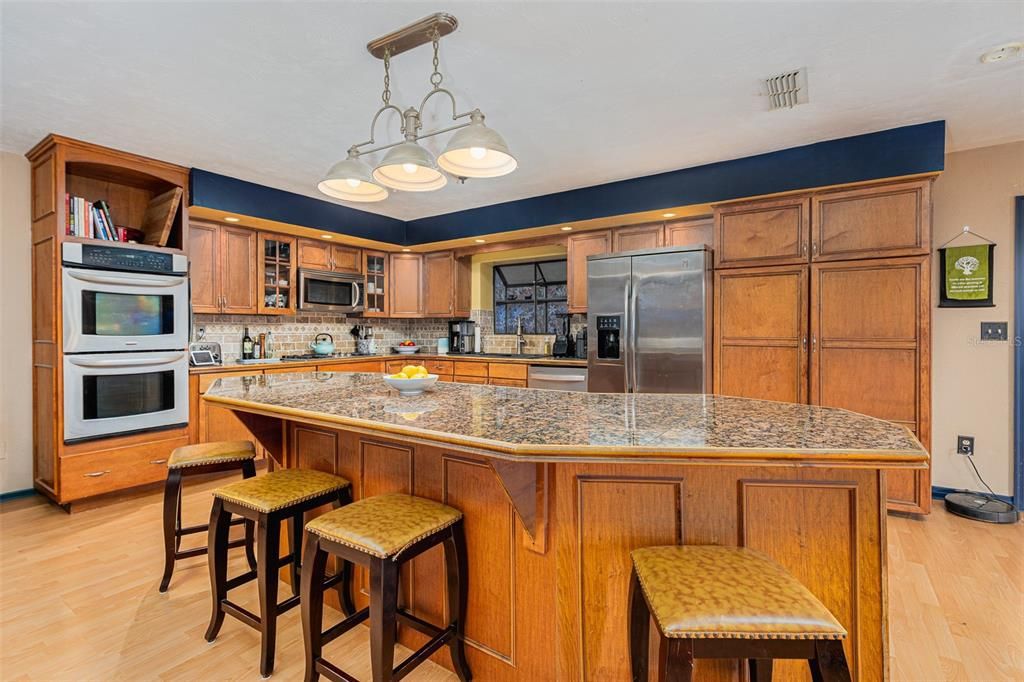 For Sale: $699,000 (4 beds, 4 baths, 2824 Square Feet)