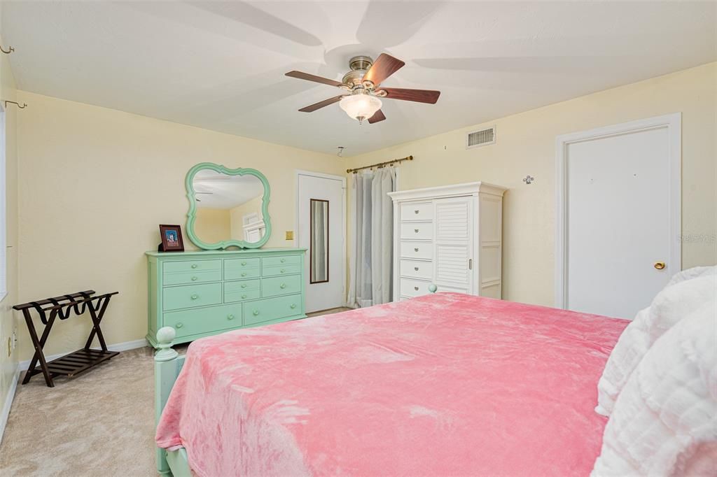 For Sale: $699,000 (4 beds, 4 baths, 2824 Square Feet)