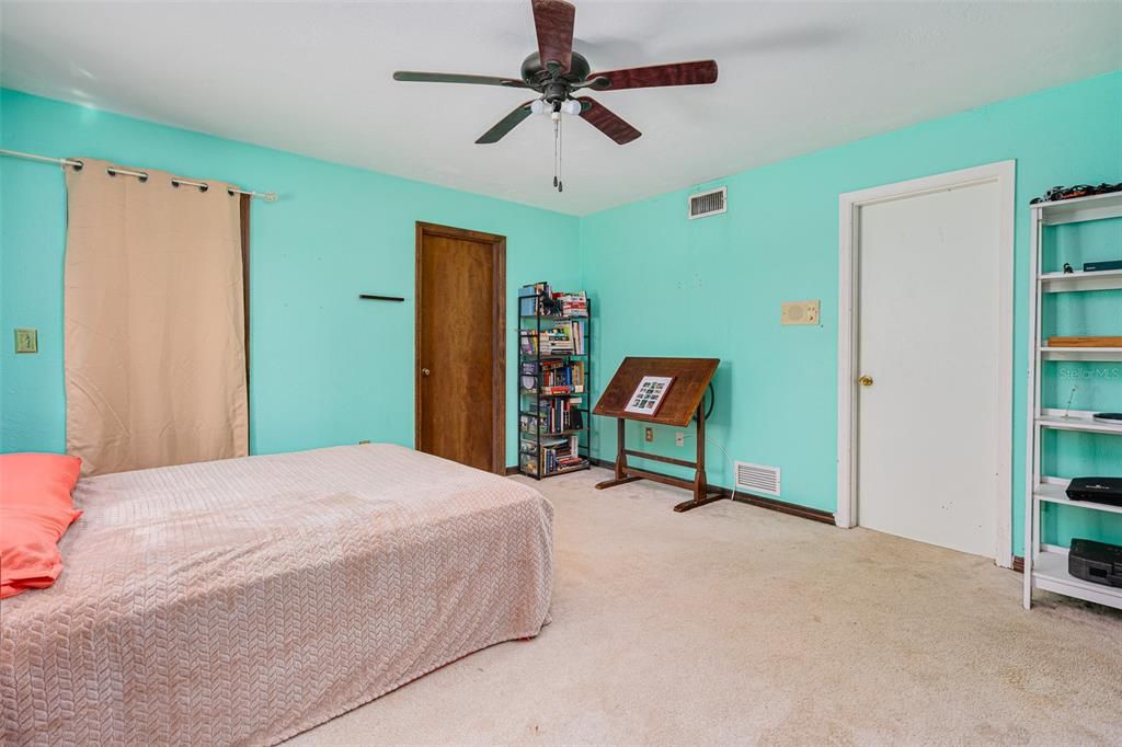 For Sale: $699,000 (4 beds, 4 baths, 2824 Square Feet)