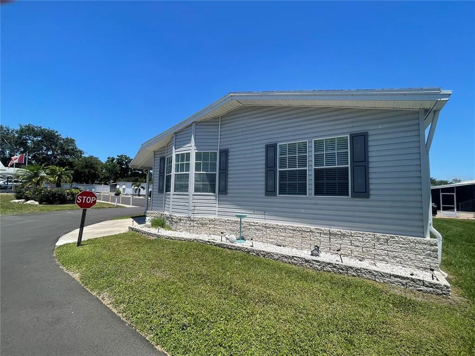 Active With Contract: $199,000 (2 beds, 2 baths, 1475 Square Feet)