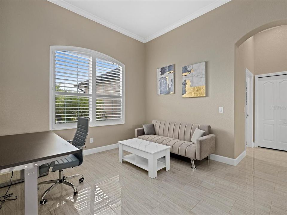 For Rent: $3,200 (3 beds, 2 baths, 1979 Square Feet)