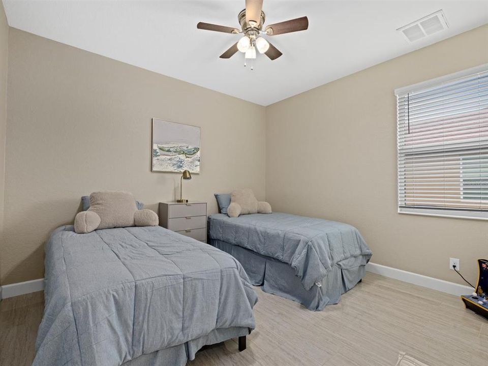 For Rent: $3,200 (3 beds, 2 baths, 1979 Square Feet)