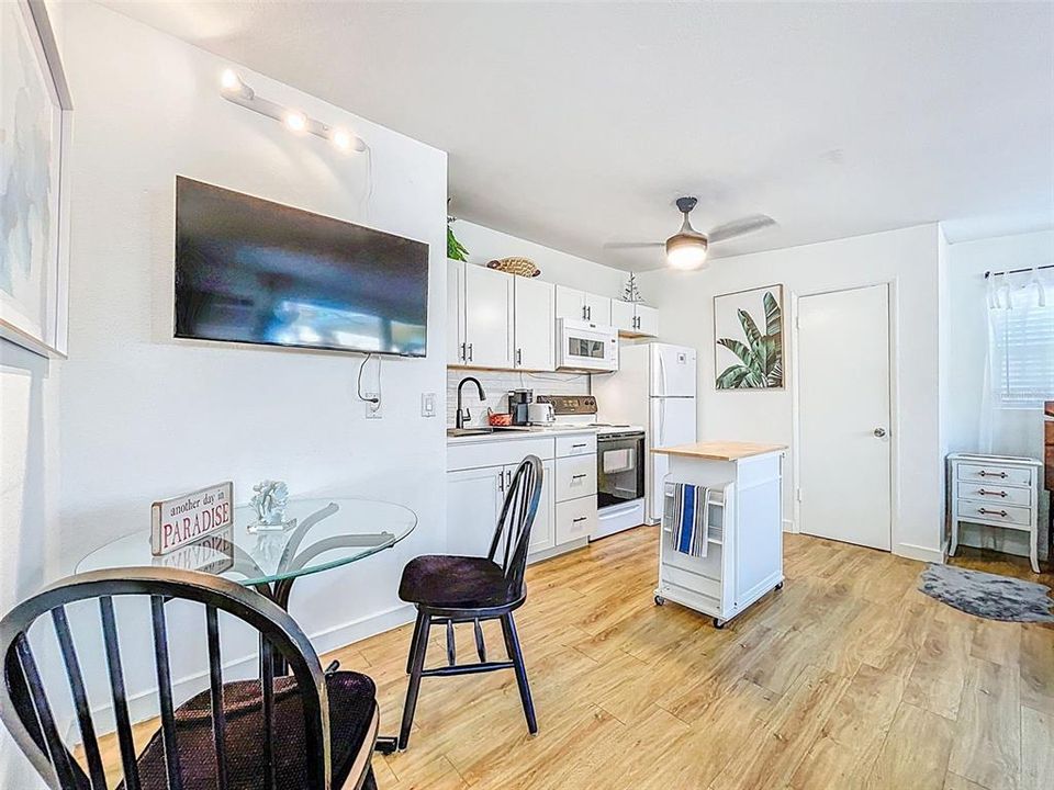 В аренду: $1,450 (1 спален, 1 ванн, 400 Квадратных фут)