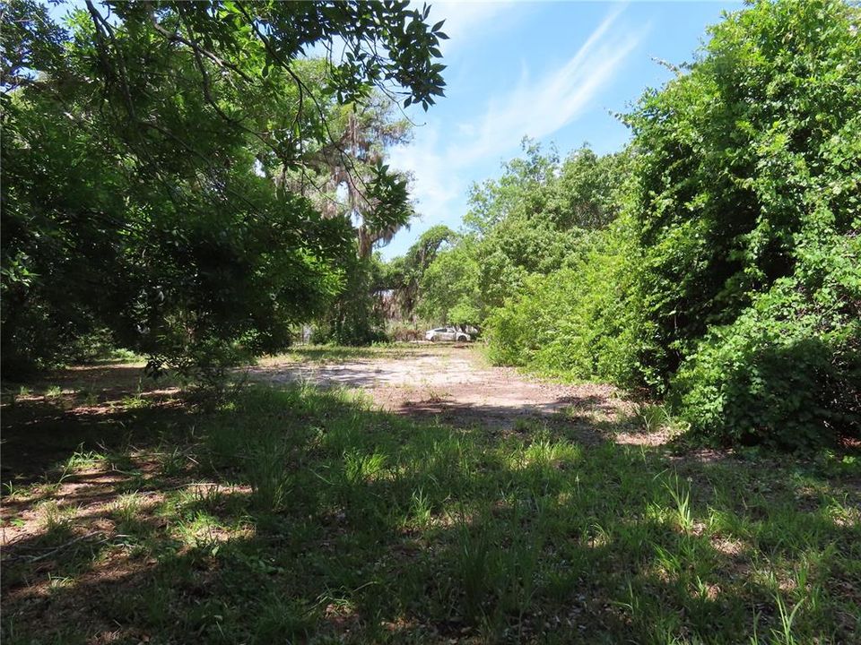 待售: $1,500,500 (0.95 acres)