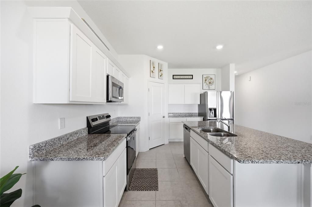 For Sale: $514,900 (4 beds, 2 baths, 2406 Square Feet)