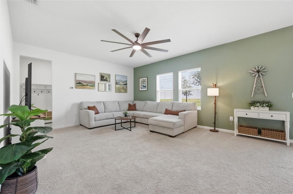 For Sale: $514,900 (4 beds, 2 baths, 2406 Square Feet)