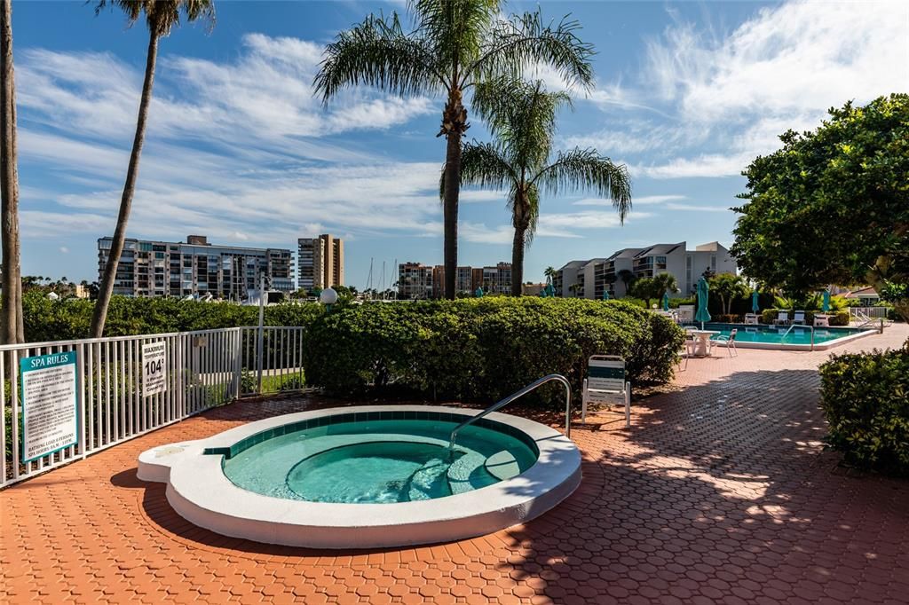 For Sale: $370,000 (1 beds, 1 baths, 1050 Square Feet)