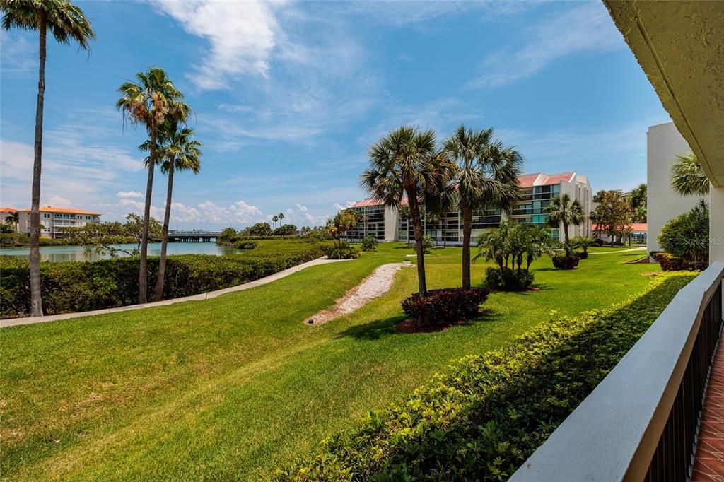 For Sale: $370,000 (1 beds, 1 baths, 1050 Square Feet)