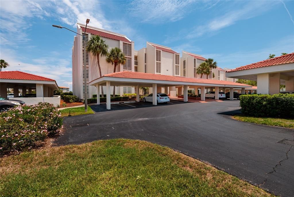 For Sale: $370,000 (1 beds, 1 baths, 1050 Square Feet)