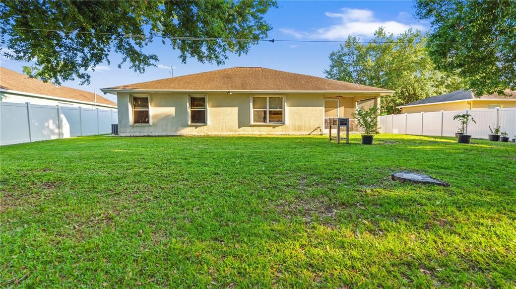 For Sale: $390,000 (3 beds, 2 baths, 1476 Square Feet)