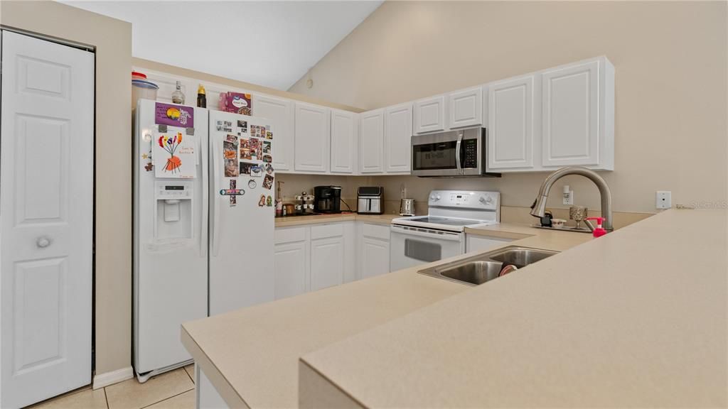 For Sale: $390,000 (3 beds, 2 baths, 1476 Square Feet)
