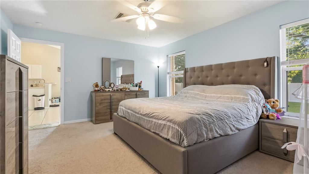 For Sale: $390,000 (3 beds, 2 baths, 1476 Square Feet)