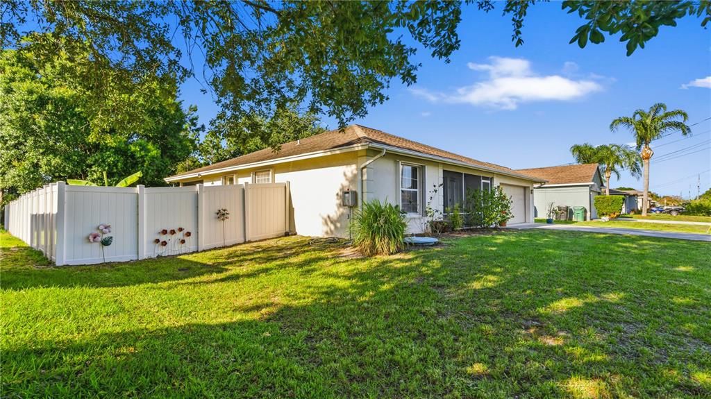 For Sale: $390,000 (3 beds, 2 baths, 1476 Square Feet)