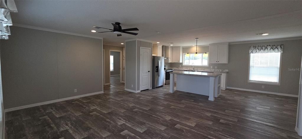 Active With Contract: $279,999 (3 beds, 2 baths, 1398 Square Feet)