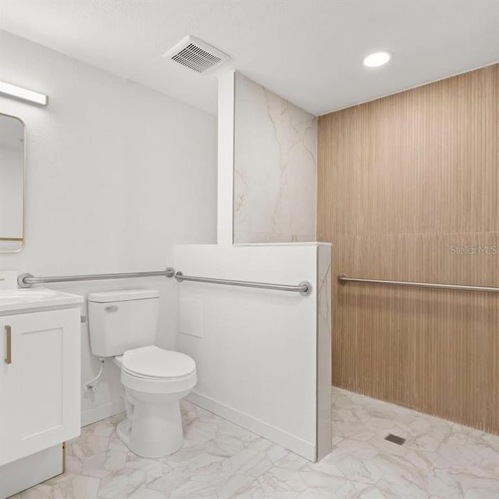 For Rent: $2,250 (2 beds, 1 baths, 700 Square Feet)