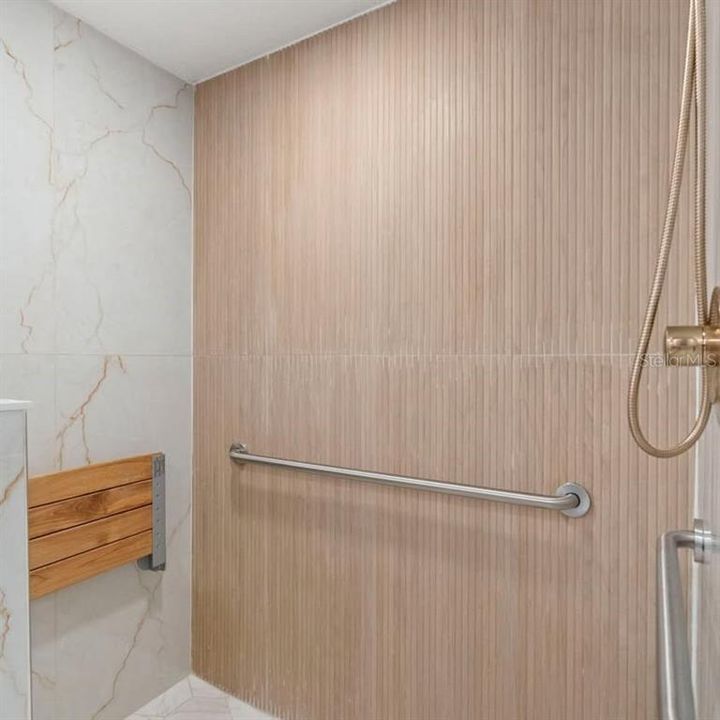 For Rent: $2,250 (2 beds, 1 baths, 700 Square Feet)