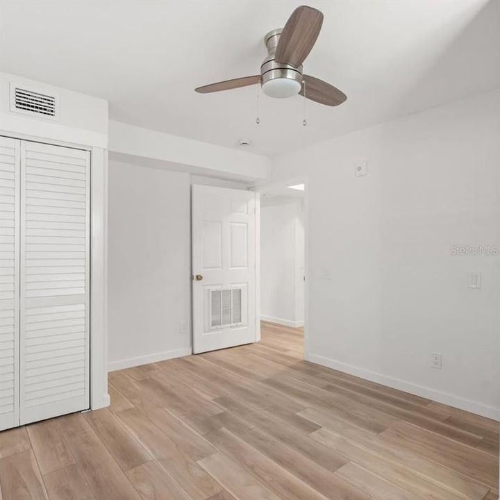 For Rent: $2,250 (2 beds, 1 baths, 700 Square Feet)