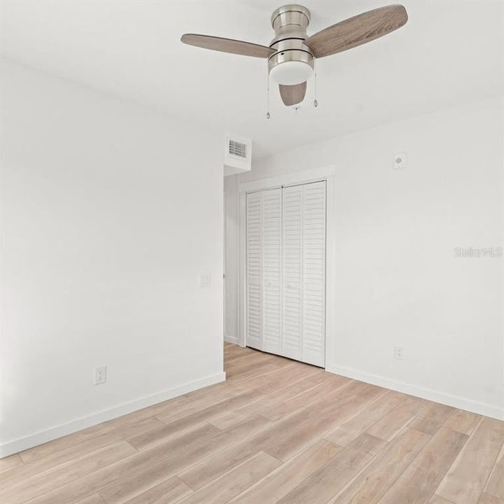 For Rent: $2,250 (2 beds, 1 baths, 700 Square Feet)