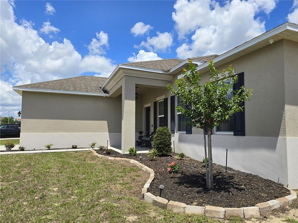 For Sale: $324,900 (3 beds, 2 baths, 1600 Square Feet)