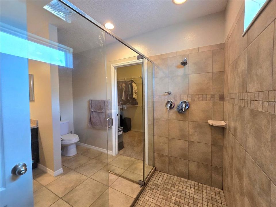 For Sale: $324,900 (3 beds, 2 baths, 1600 Square Feet)