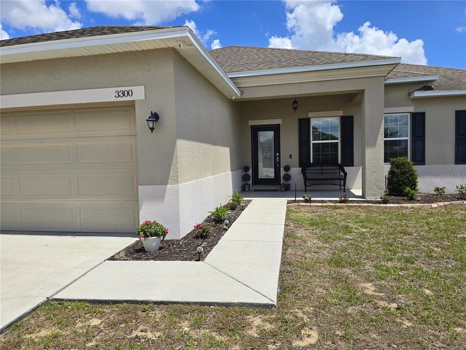 For Sale: $324,900 (3 beds, 2 baths, 1600 Square Feet)