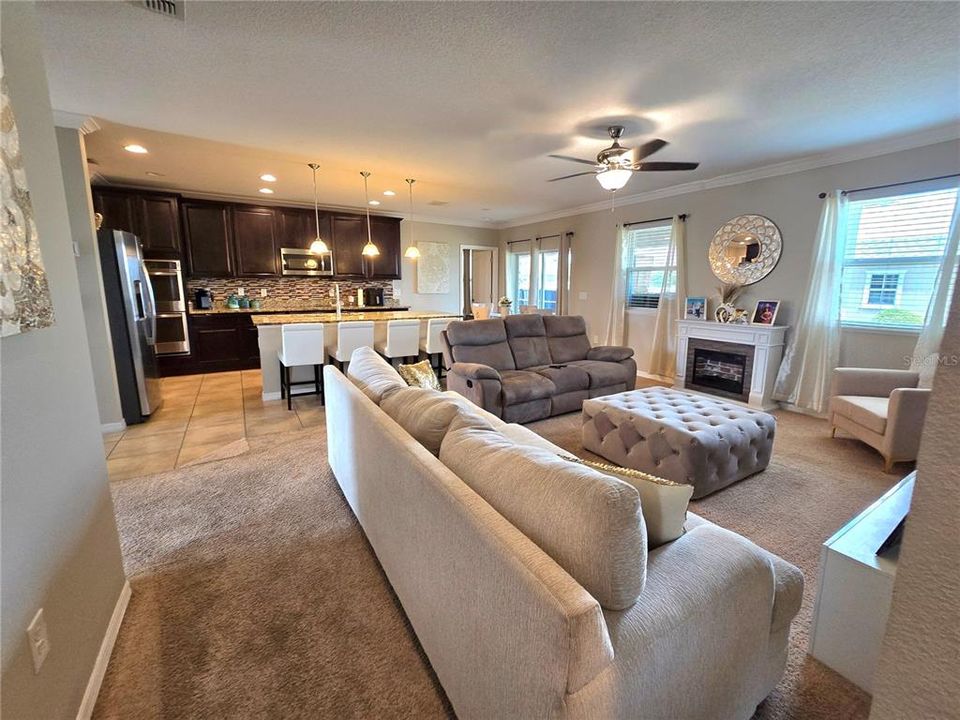 For Sale: $324,900 (3 beds, 2 baths, 1600 Square Feet)