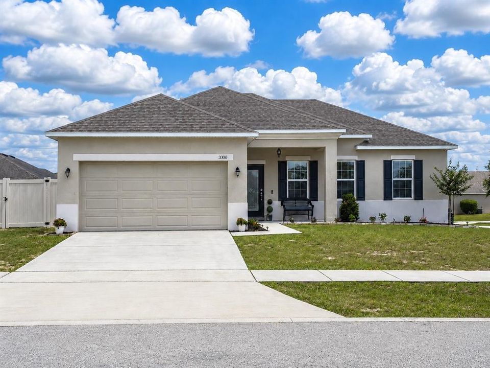 For Sale: $324,900 (3 beds, 2 baths, 1600 Square Feet)