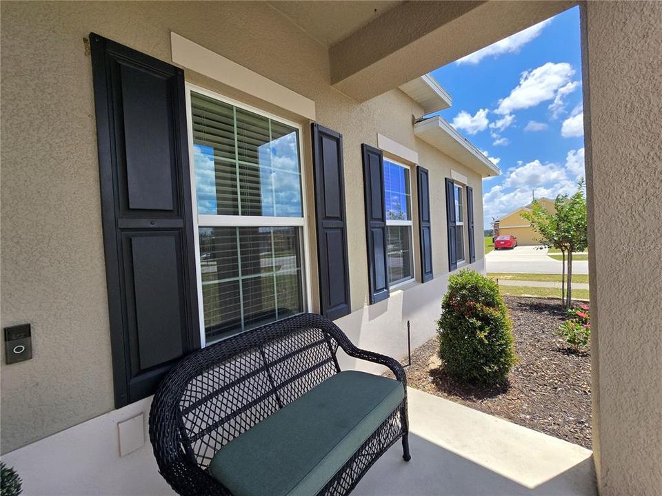 For Sale: $324,900 (3 beds, 2 baths, 1600 Square Feet)
