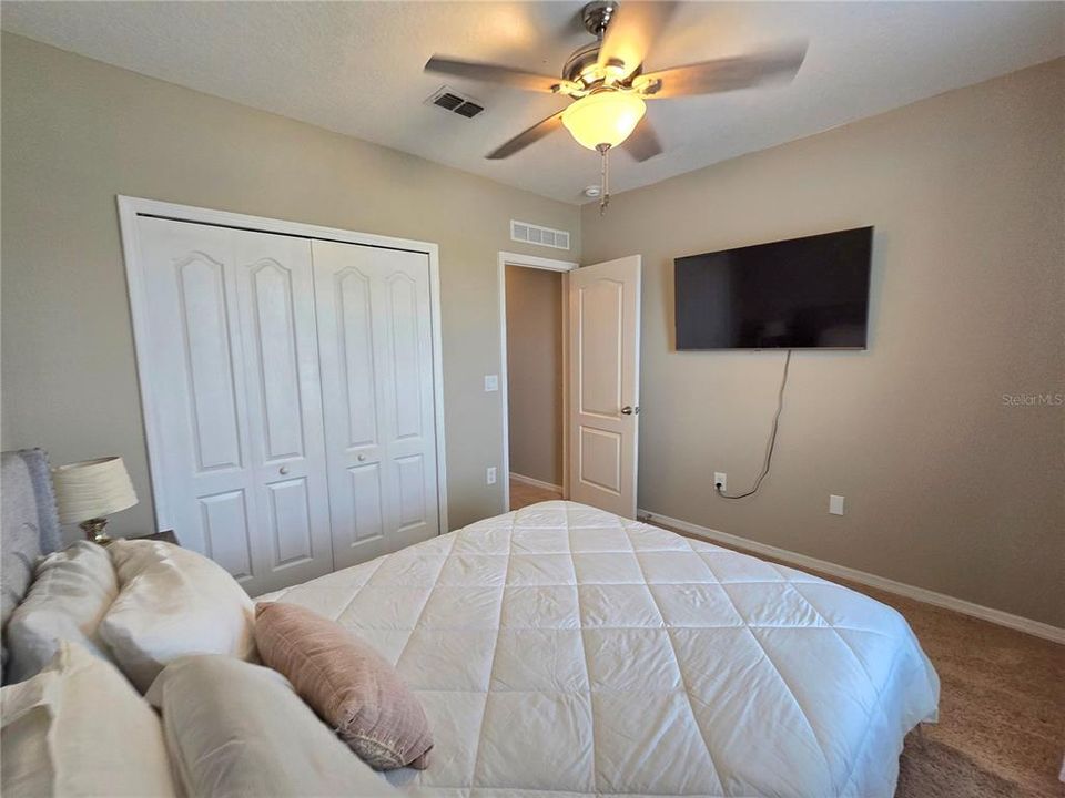 For Sale: $324,900 (3 beds, 2 baths, 1600 Square Feet)