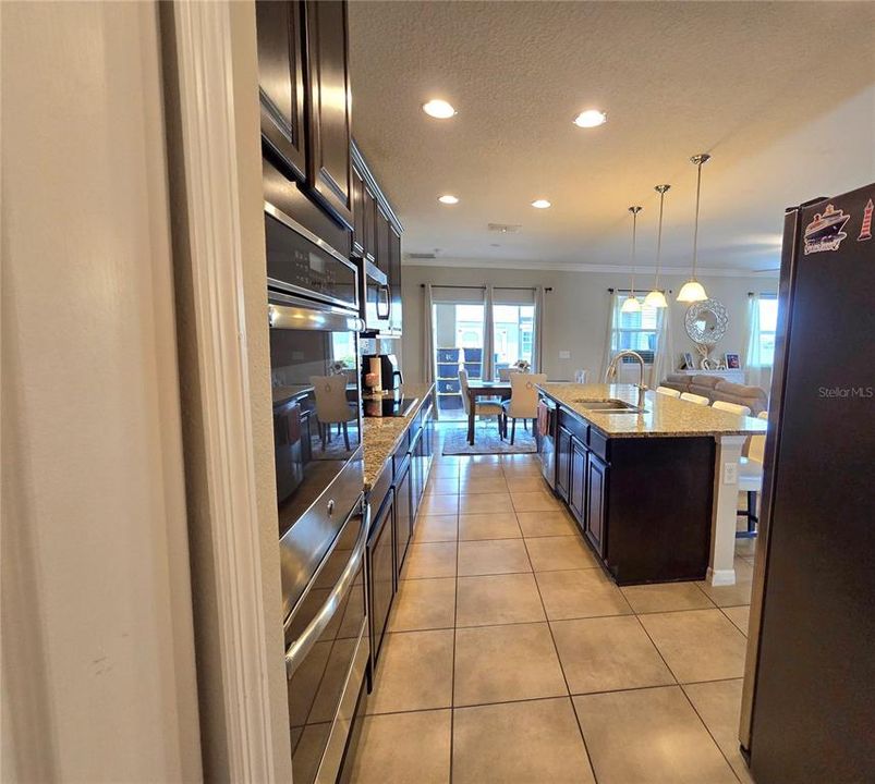 For Sale: $324,900 (3 beds, 2 baths, 1600 Square Feet)