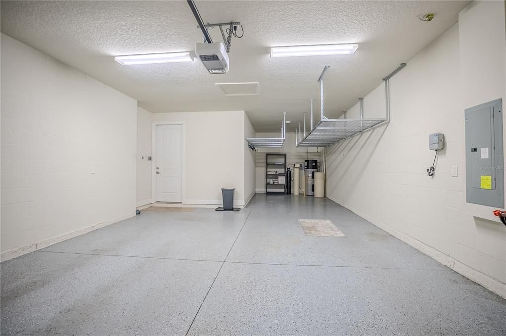 Activo con contrato: $409,904 (2 camas, 2 baños, 1978 Pies cuadrados)