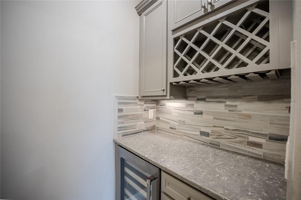 Activo con contrato: $409,904 (2 camas, 2 baños, 1978 Pies cuadrados)