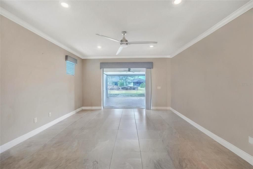 Activo con contrato: $409,904 (2 camas, 2 baños, 1978 Pies cuadrados)