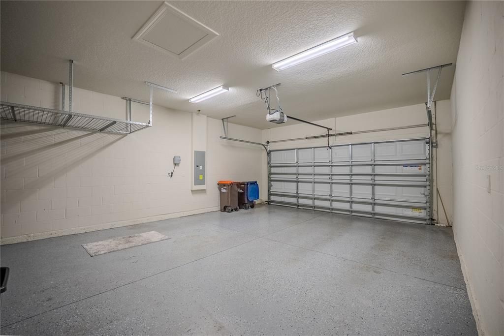 Activo con contrato: $409,904 (2 camas, 2 baños, 1978 Pies cuadrados)
