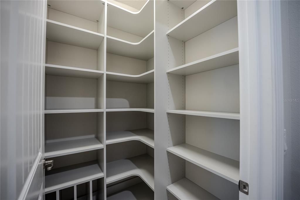 Activo con contrato: $409,904 (2 camas, 2 baños, 1978 Pies cuadrados)