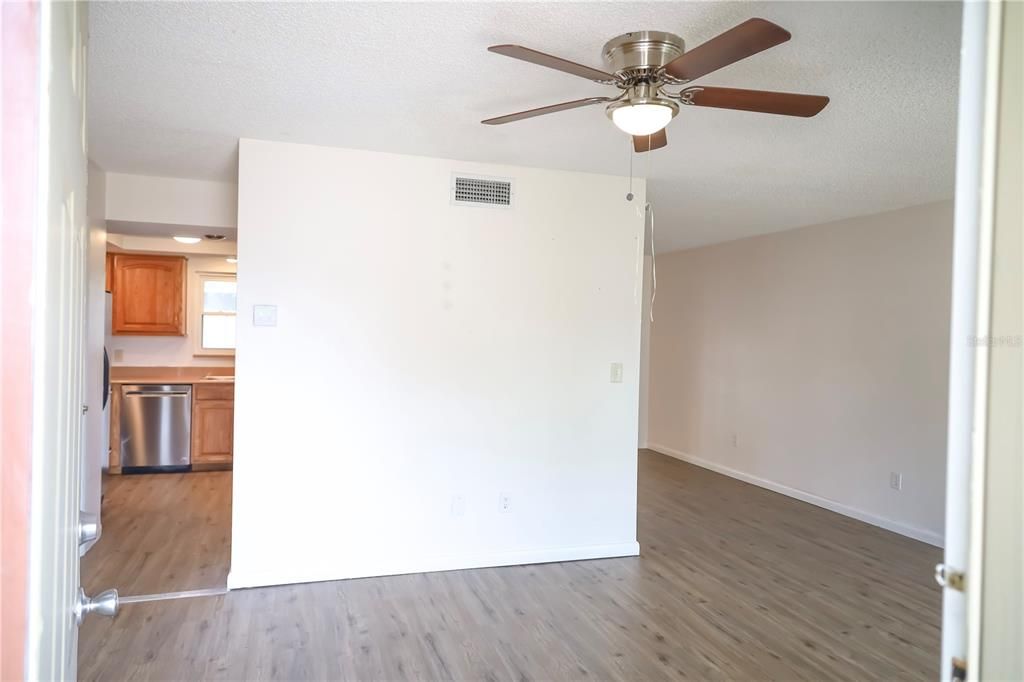 For Sale: $175,000 (3 beds, 1 baths, 1296 Square Feet)