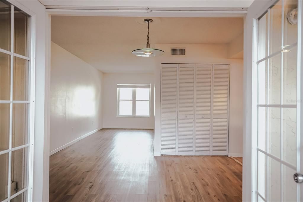 For Sale: $175,000 (3 beds, 1 baths, 1296 Square Feet)