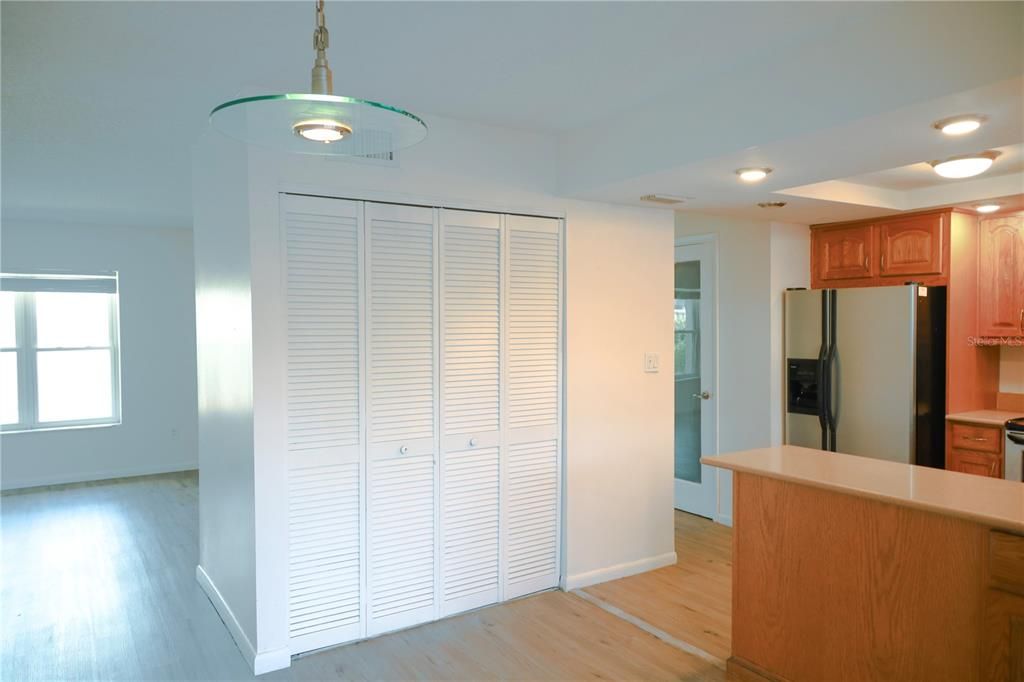 For Sale: $175,000 (3 beds, 1 baths, 1296 Square Feet)