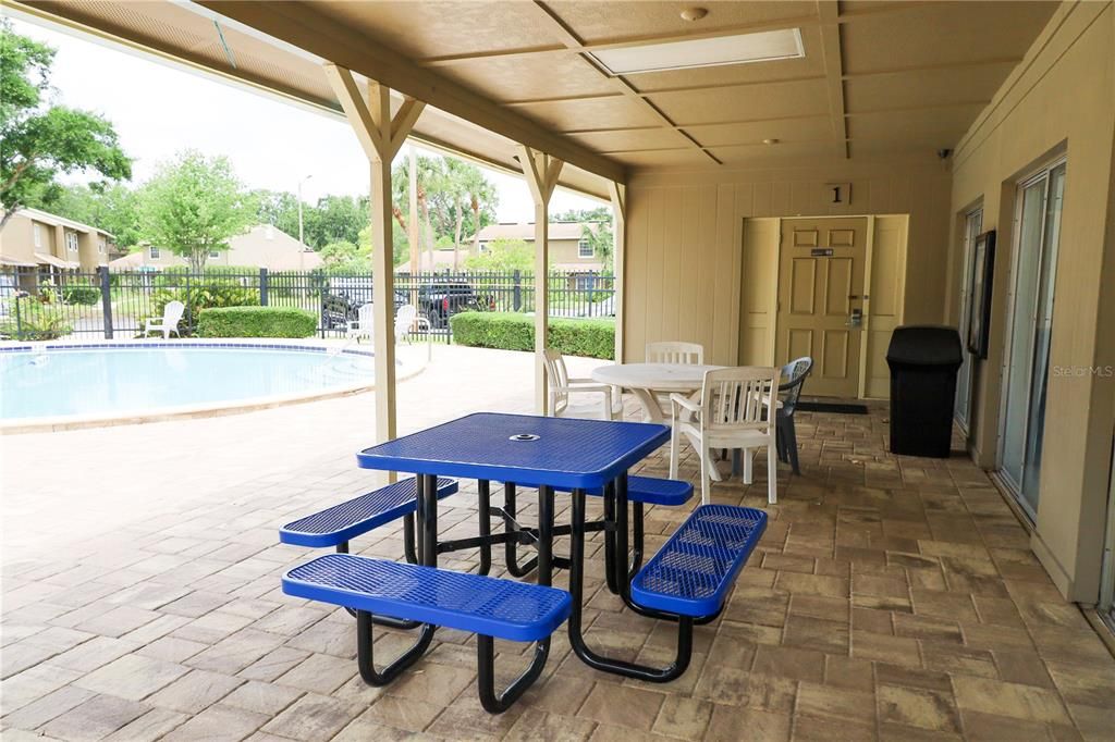 For Sale: $175,000 (3 beds, 1 baths, 1296 Square Feet)