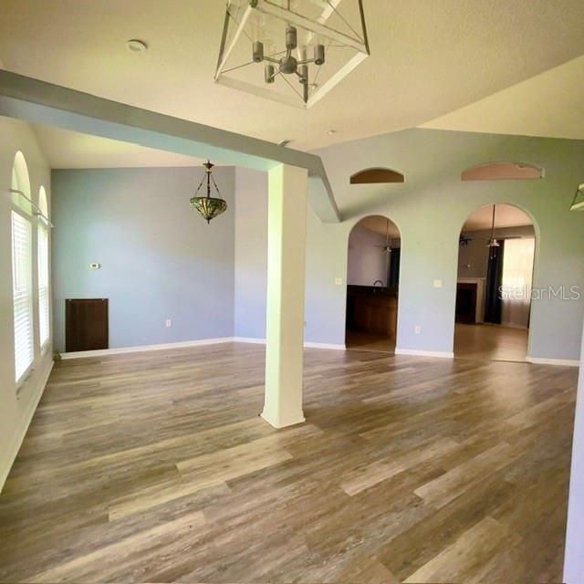 For Sale: $340,000 (3 beds, 2 baths, 1844 Square Feet)