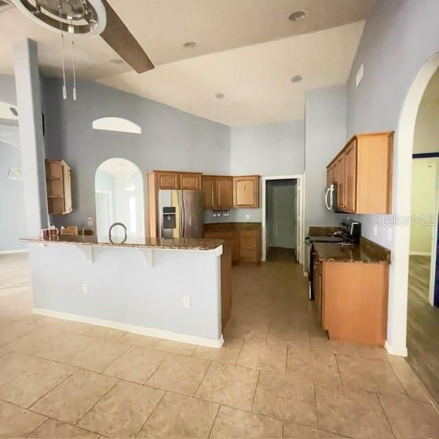 For Sale: $340,000 (3 beds, 2 baths, 1844 Square Feet)