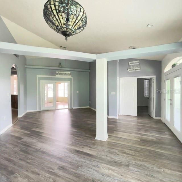 For Sale: $340,000 (3 beds, 2 baths, 1844 Square Feet)