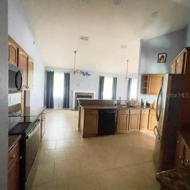 For Sale: $340,000 (3 beds, 2 baths, 1844 Square Feet)