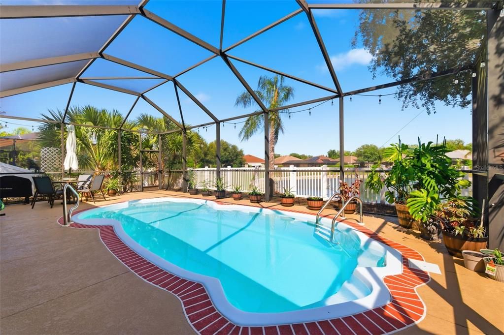 For Sale: $550,000 (4 beds, 3 baths, 2484 Square Feet)